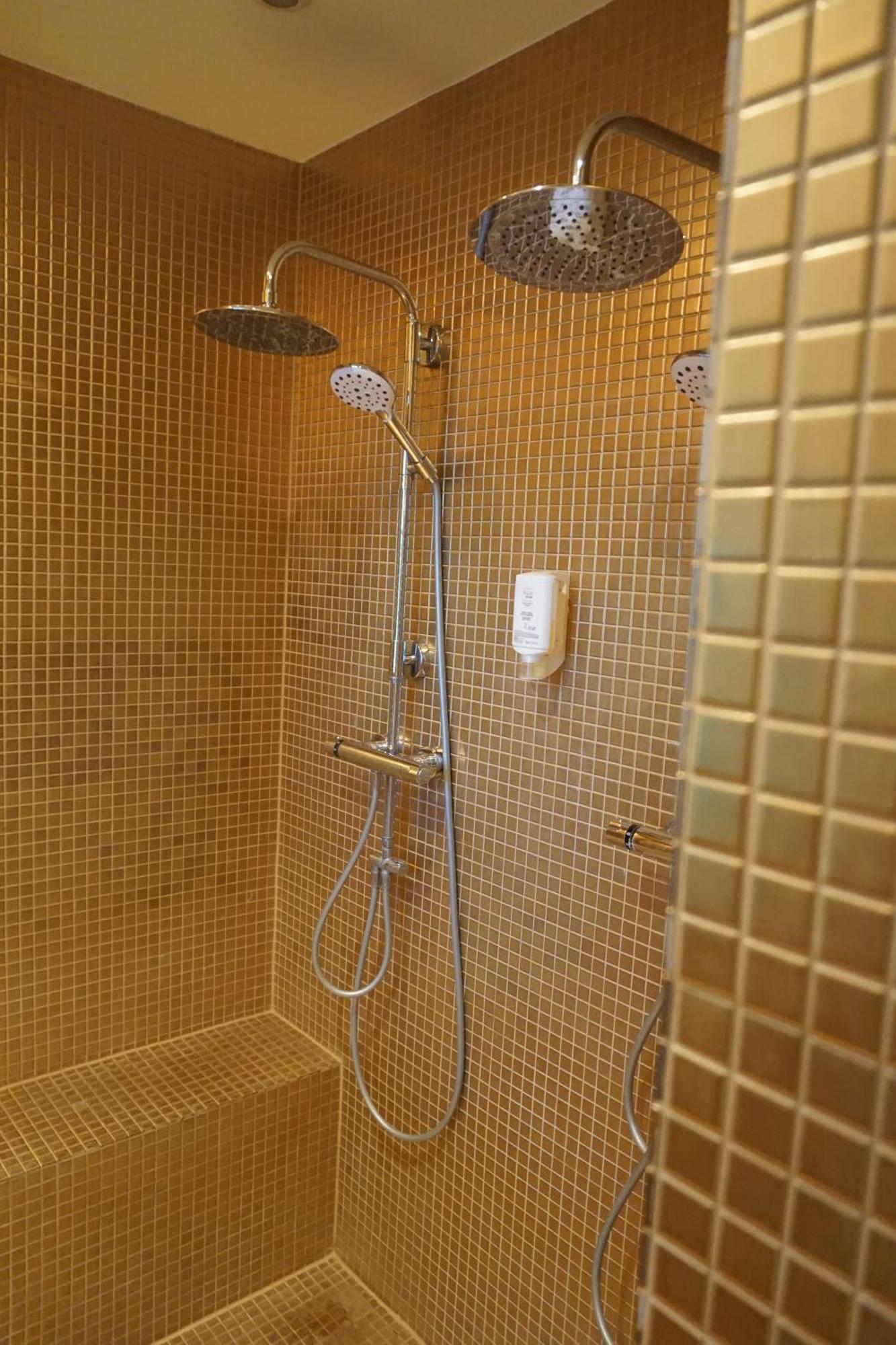 Hotel Bucheneck リンツ・アム・ライン エクステリア 写真